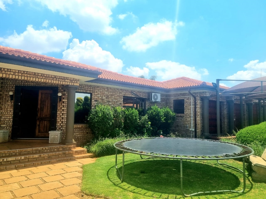 4 Bedroom Property for Sale in Hillcrest Northern Cape